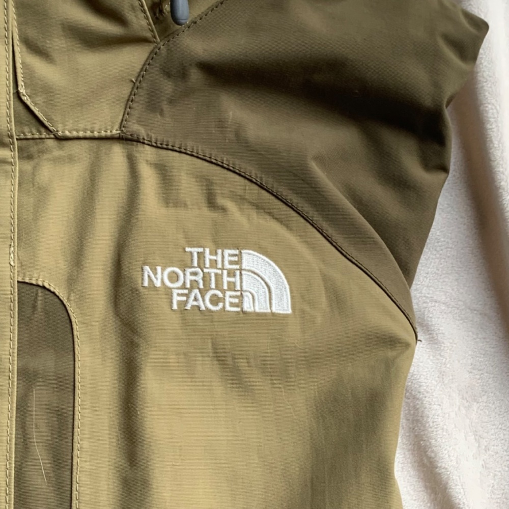 The North Face waterproof jacket, ski/snowbord - Picture 2 of 10
